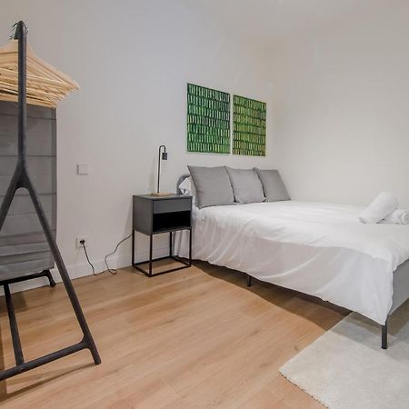 Modern Apt & Cool Interior Design En El Retiro Apartment Madrid Ngoại thất bức ảnh