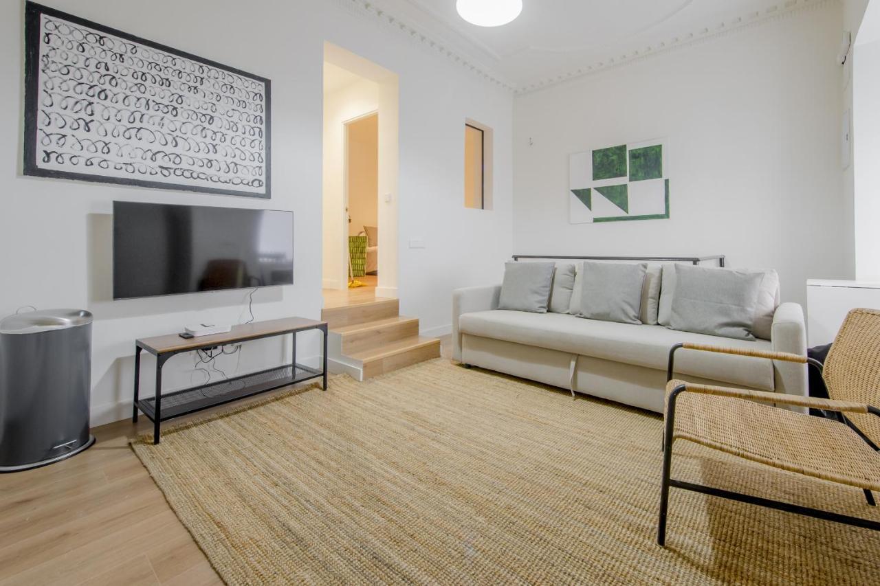 Modern Apt & Cool Interior Design En El Retiro Apartment Madrid Ngoại thất bức ảnh