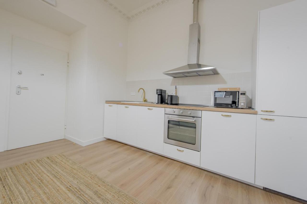 Modern Apt & Cool Interior Design En El Retiro Apartment Madrid Ngoại thất bức ảnh