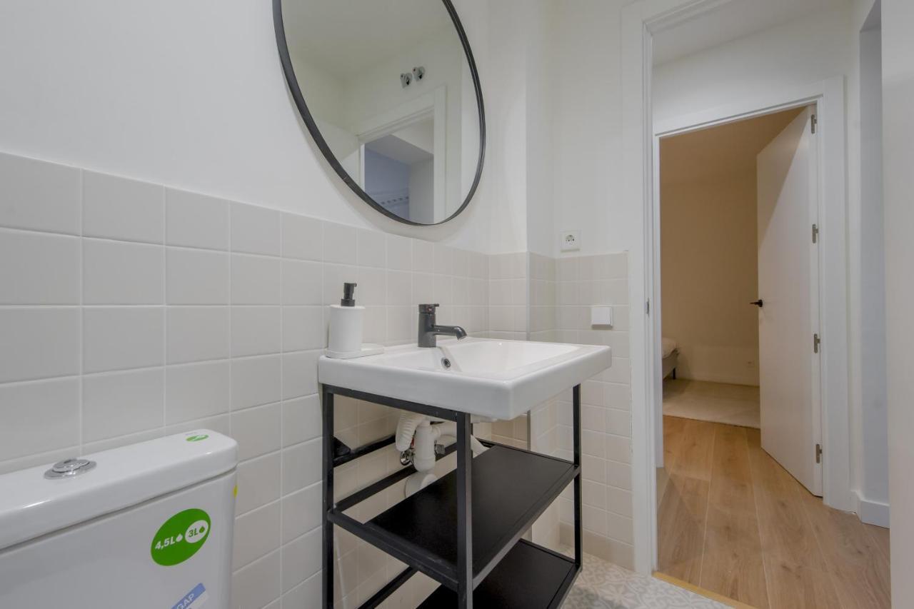 Modern Apt & Cool Interior Design En El Retiro Apartment Madrid Ngoại thất bức ảnh