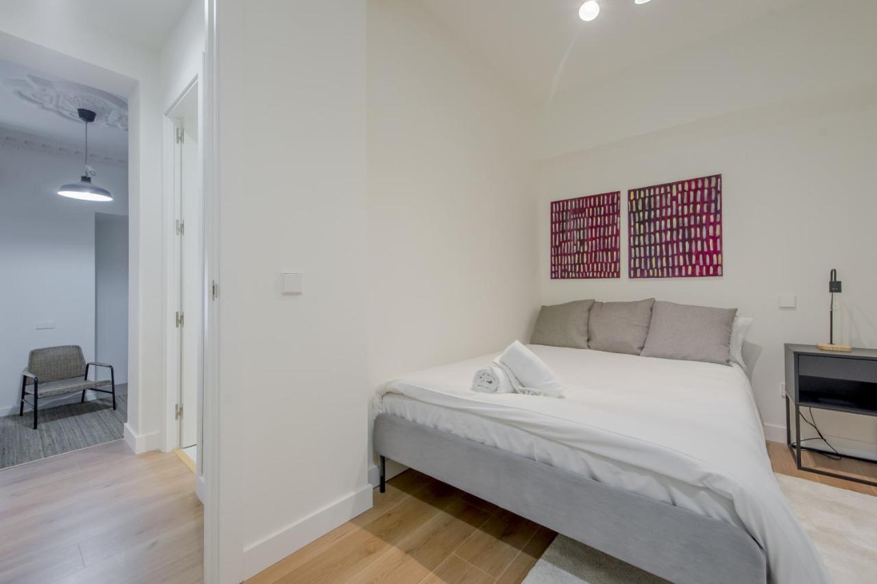 Modern Apt & Cool Interior Design En El Retiro Apartment Madrid Ngoại thất bức ảnh
