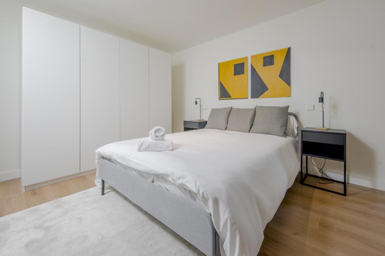 Modern Apt & Cool Interior Design En El Retiro Apartment Madrid Ngoại thất bức ảnh