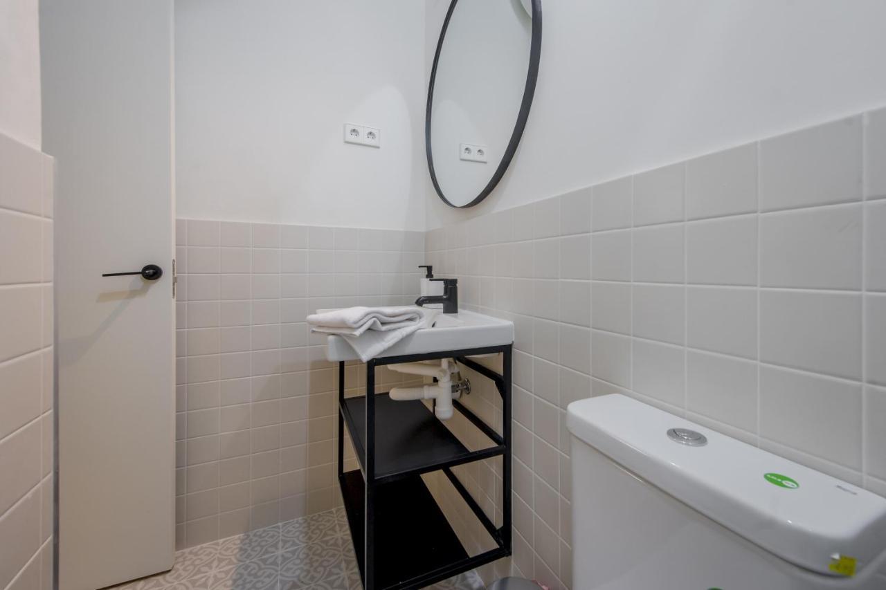 Modern Apt & Cool Interior Design En El Retiro Apartment Madrid Ngoại thất bức ảnh