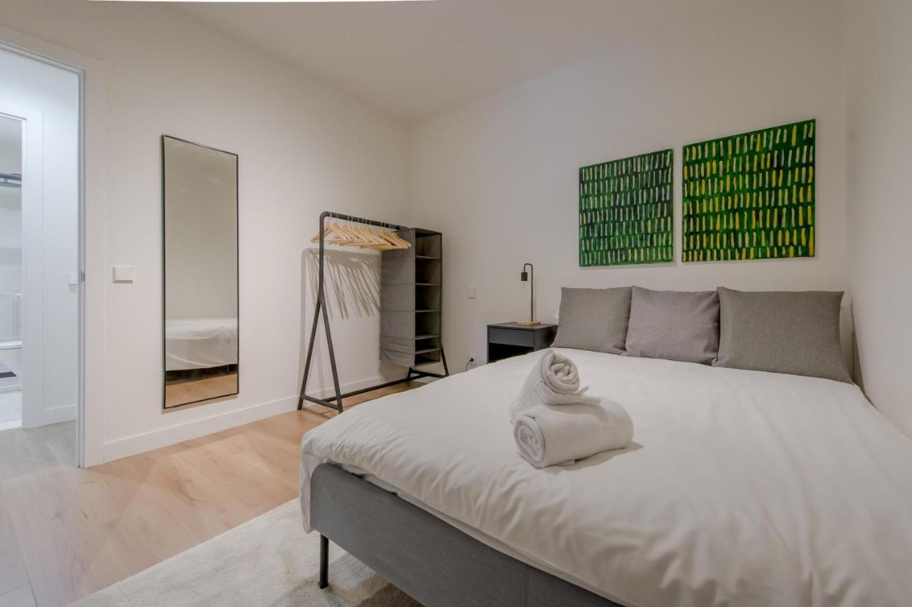 Modern Apt & Cool Interior Design En El Retiro Apartment Madrid Ngoại thất bức ảnh
